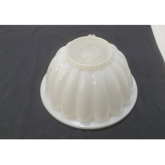 Vintage Tupperware PAR-T-JEL Salad /Dessert Mold 776 620 777, PRE-OWNED - Picture 4 of 5